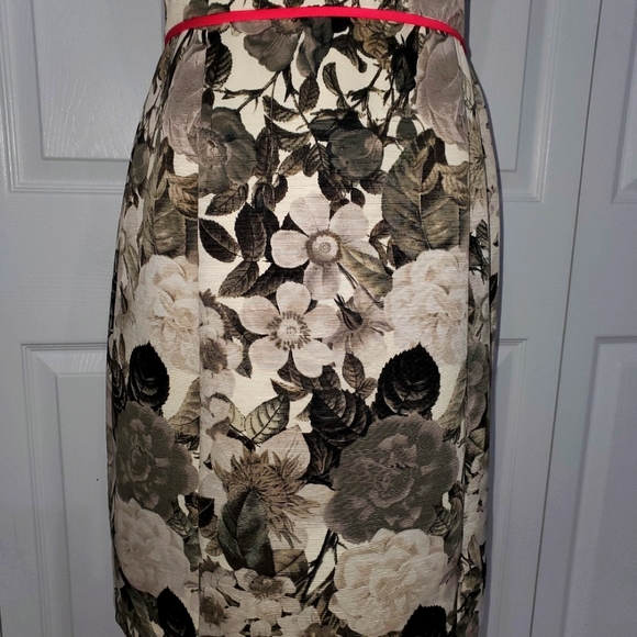 Floral Ivory/Cream, Black, Grey w/ hot pink trim tailored dress - Picture 6 of 13